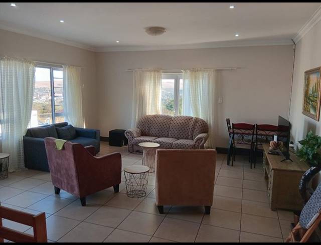 3 BEDROOM PROPERTY TO RENT IN OATLANDS NORTH